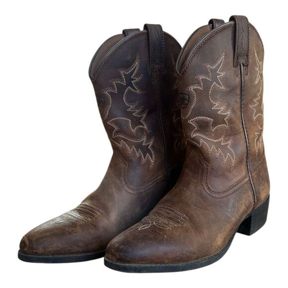Ariat Kids Heritage R Toe Western Boots in Distressed Brown
Size 3 US / (8.5”) - Picture 3 of 6